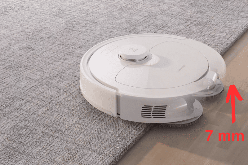 Die Wischmopps des Roborock Q Revo werden beim Befahren des Teppichs um 7 mm angehoben